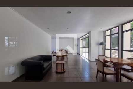Apartamento à venda com 210m², 3 quartos e 3 vagas Apartamento à venda com 210m², 3 quartos e 3 vagasÁrea comum - Salão de festas