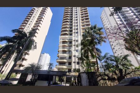 Apartamento à venda com 210m², 3 quartos e 3 vagas Apartamento à venda com 210m², 3 quartos e 3 vagasFachada