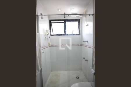 Apartamento à venda com 210m², 3 quartos e 3 vagas Apartamento à venda com 210m², 3 quartos e 3 vagasBanheiro da Suíte 1