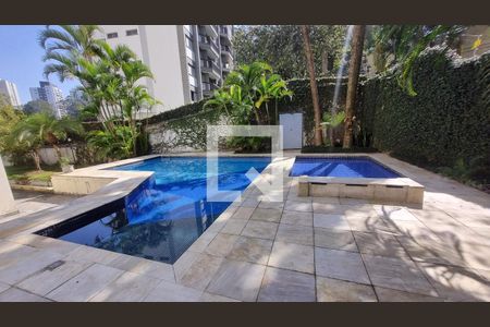 Apartamento à venda com 210m², 3 quartos e 3 vagas Apartamento à venda com 210m², 3 quartos e 3 vagasÁrea comum - Piscina