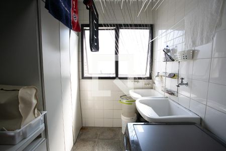 Apartamento à venda com 210m², 3 quartos e 3 vagas Apartamento à venda com 210m², 3 quartos e 3 vagasÁrea de Serviço