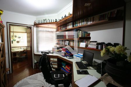 Apartamento à venda com 210m², 3 quartos e 3 vagas Apartamento à venda com 210m², 3 quartos e 3 vagasEscritório