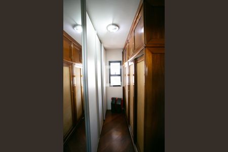 Apartamento à venda com 210m², 3 quartos e 3 vagas Apartamento à venda com 210m², 3 quartos e 3 vagasCloset da suíte 3