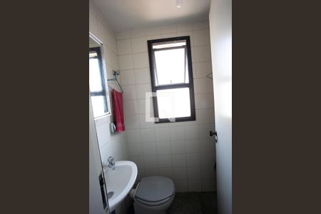 Apartamento à venda com 210m², 3 quartos e 3 vagas Apartamento à venda com 210m², 3 quartos e 3 vagasÁrea de Serviço