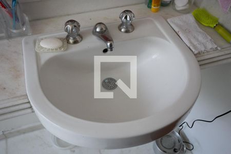 Apartamento à venda com 210m², 3 quartos e 3 vagas Apartamento à venda com 210m², 3 quartos e 3 vagasBanheiro da Suíte 1