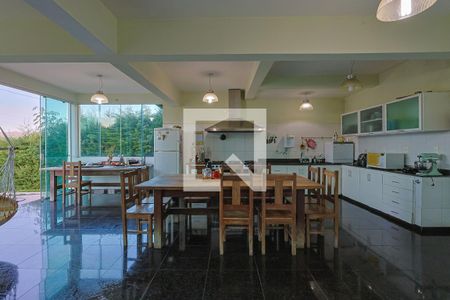 Casa de condomínio à venda com 560m², 5 quartos e 6 vagasCozinha/Copa