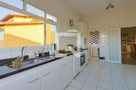 Casa de condomínio à venda com 560m², 5 quartos e 6 vagasCozinha