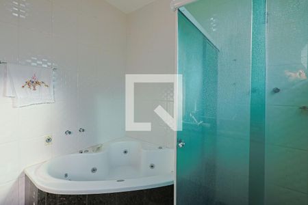 Casa de condomínio à venda com 560m², 5 quartos e 6 vagasBanheiro//Suíte 2