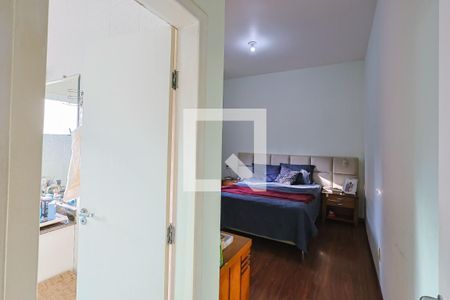 Casa de condomínio à venda com 560m², 5 quartos e 6 vagasSuíte 1