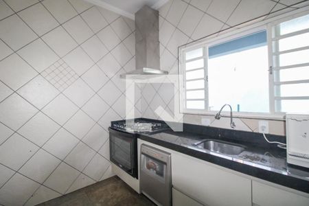 Casa à venda com 230m², 3 quartos e 3 vagas Casa à venda com 230m², 3 quartos e 3 vagasCozinha