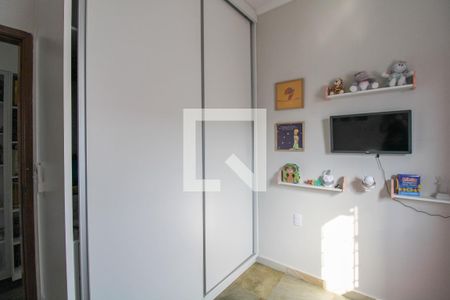 Casa à venda com 230m², 3 quartos e 3 vagas Casa à venda com 230m², 3 quartos e 3 vagasQuarto