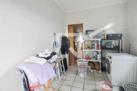 Casa à venda com 230m², 3 quartos e 3 vagas Casa à venda com 230m², 3 quartos e 3 vagasÁrea externa