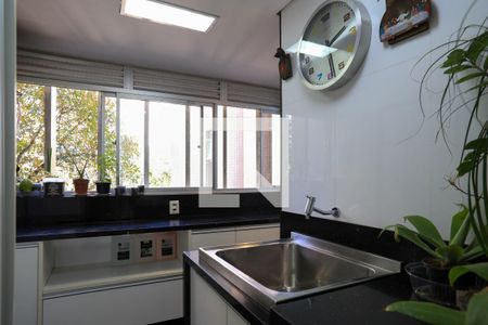 Apartamento à venda com 200m², 4 quartos e 2 vagasLavanderia 