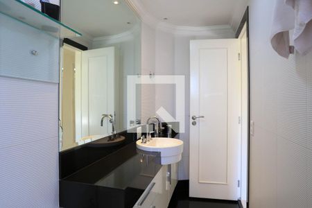 Apartamento à venda com 200m², 4 quartos e 2 vagasBanheiro social 