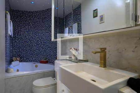 Banheiro Suíte  de apartamento à venda com 4 quartos, 200m² em Funcionários, Belo Horizonte