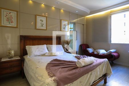 Suíte  de apartamento à venda com 4 quartos, 200m² em Funcionários, Belo Horizonte