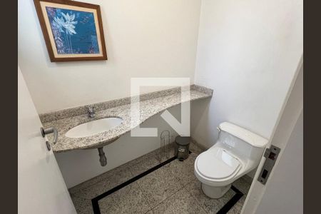 Apartamento para alugar com 170m², 3 quartos e 4 vagasBanheiro Social