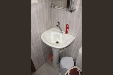 Casa à venda com 187m², 6 quartos e 3 vagasBanheiro