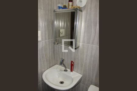 Casa à venda com 187m², 6 quartos e 3 vagasBanheiro