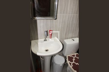 Casa à venda com 187m², 6 quartos e 3 vagasBanheiro