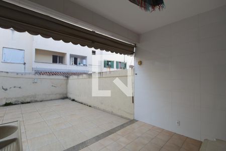 Casa à venda com 250m², 3 quartos e 3 vagasÁrea de Serviço