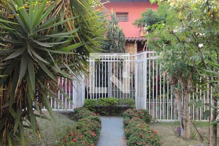 Casa à venda com 250m², 3 quartos e 3 vagasFachada