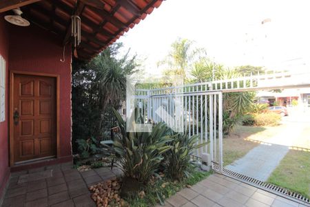 Casa à venda com 250m², 3 quartos e 3 vagasFachada