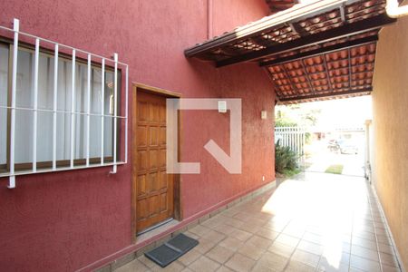 Casa à venda com 250m², 3 quartos e 3 vagasGaragem