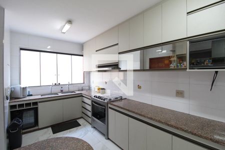 Casa à venda com 250m², 3 quartos e 3 vagasCozinha