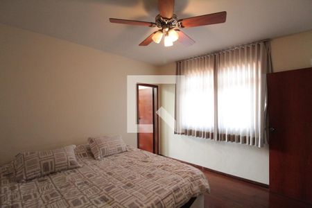 Casa à venda com 250m², 3 quartos e 3 vagasSuíte 1