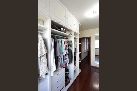 Casa à venda com 250m², 3 quartos e 3 vagasCloset da Suíte 1