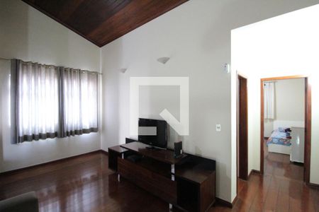 Casa à venda com 250m², 3 quartos e 3 vagasSala de TV