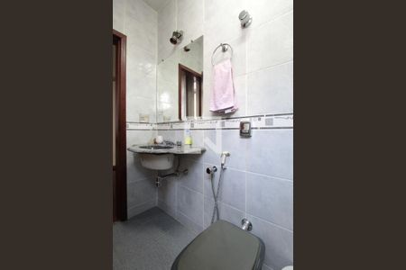 Casa à venda com 250m², 3 quartos e 3 vagasBanheiro Social