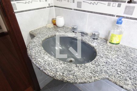 Casa à venda com 250m², 3 quartos e 3 vagasBanheiro Social