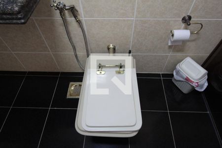 Casa à venda com 250m², 3 quartos e 3 vagasBanheiro da Suíte 1