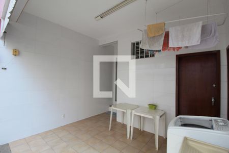 Casa à venda com 250m², 3 quartos e 3 vagasÁrea de Serviço