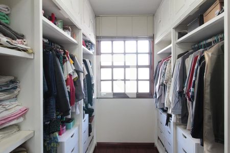 Casa à venda com 250m², 3 quartos e 3 vagasCloset da Suíte 1