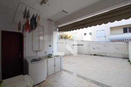 Casa à venda com 250m², 3 quartos e 3 vagasÁrea de Serviço