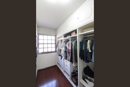 Casa à venda com 250m², 3 quartos e 3 vagasCloset da Suíte 1