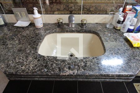 Casa à venda com 250m², 3 quartos e 3 vagasBanheiro da Suíte 1