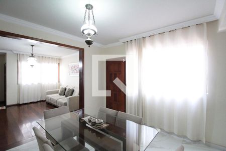 Casa à venda com 250m², 3 quartos e 3 vagasCopa