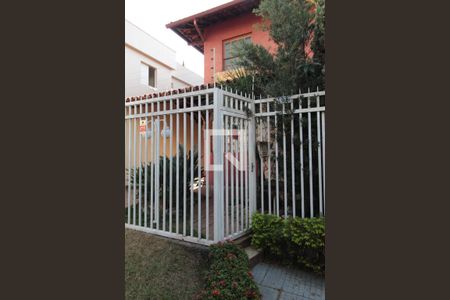 Casa à venda com 250m², 3 quartos e 3 vagasFachada