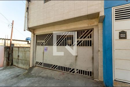 Casa à venda com 120m², 2 quartos e sem vaga Casa à venda com 120m², 2 quartos e sem vagaFachada