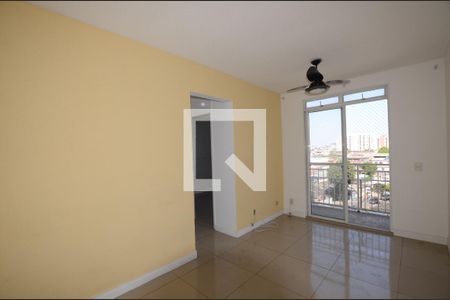 Sala de apartamento para alugar com 2 quartos, 48m² em Parada de Lucas, Rio de Janeiro