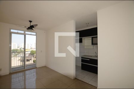 Sala de apartamento para alugar com 2 quartos, 48m² em Parada de Lucas, Rio de Janeiro