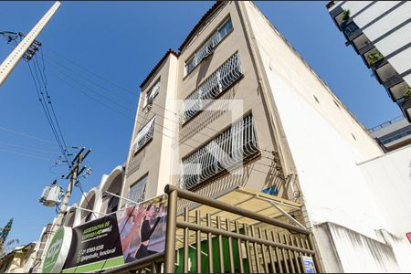 Apartamento à venda com 71m², 2 quartos e sem vaga Apartamento à venda com 71m², 2 quartos e sem vagaFachada