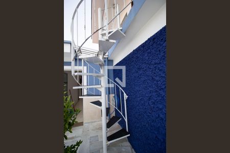 Casa à venda com 450m², 3 quartos e 4 vagasEscada