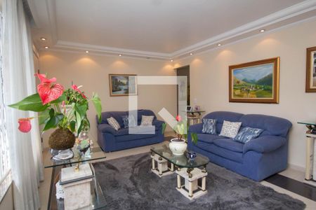 Casa à venda com 450m², 3 quartos e 4 vagasSala