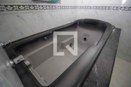 Casa à venda com 450m², 3 quartos e 4 vagasBanheiro da Suíte