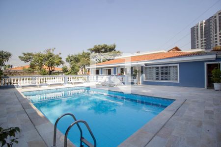 Casa à venda com 450m², 3 quartos e 4 vagasPiscina